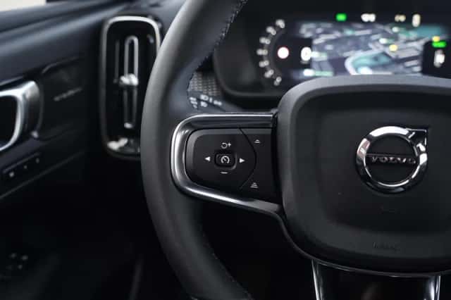 Volvo EX40 (2025) thumbnail 19