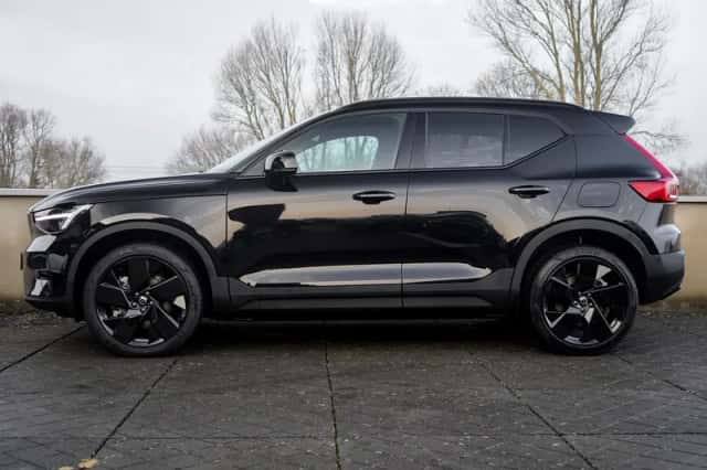 Volvo EX40 (2025) thumbnail 3