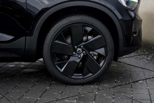 Volvo EX40 (2025) thumbnail 7