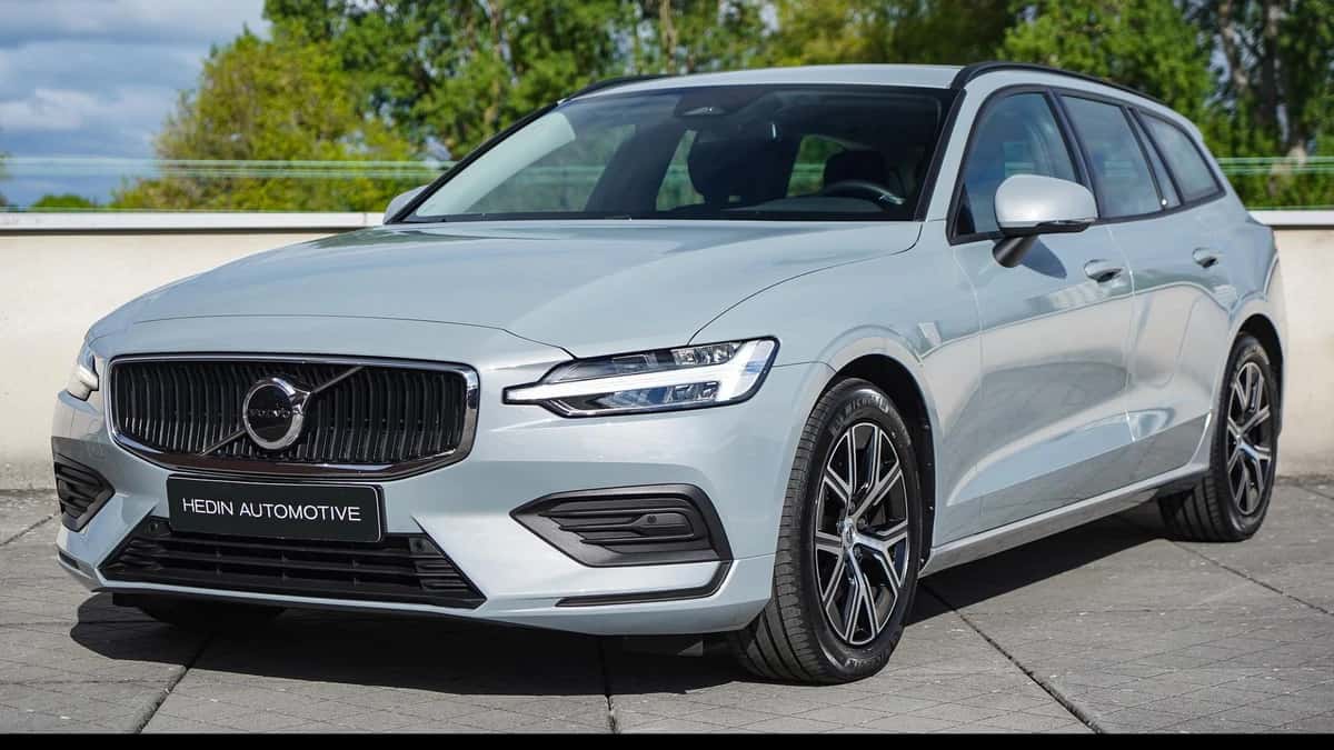 Volvo V60 (2023) — foto 1