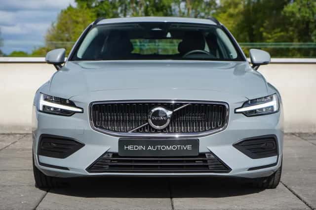 Volvo V60 (2023) thumbnail 2