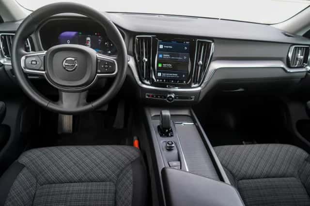 Volvo V60 (2023) thumbnail 12