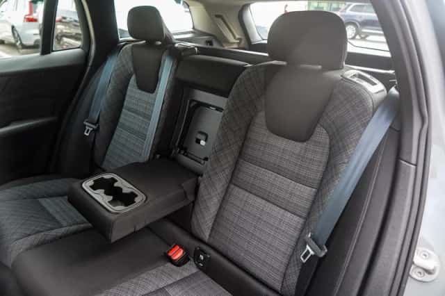 Volvo V60 (2023) thumbnail 13