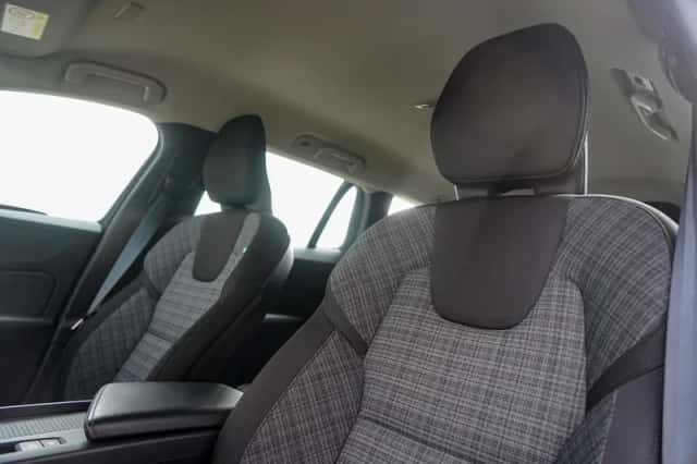 Volvo V60 (2023) thumbnail 15