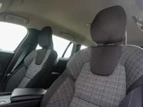 Volvo V60 (2023) thumbnail 15