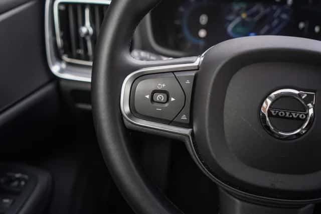 Volvo V60 (2023) thumbnail 17