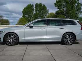 Volvo V60 (2023) thumbnail 3