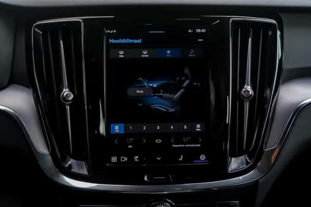 Volvo V60 (2023) thumbnail 22