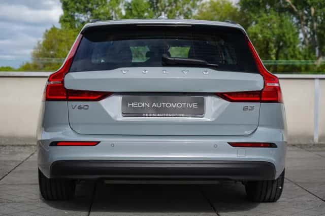 Volvo V60 (2023) thumbnail 5