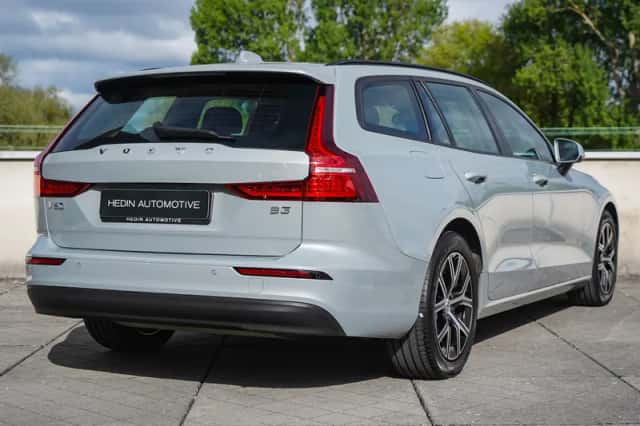 Volvo V60 (2023) thumbnail 6