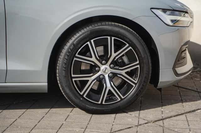 Volvo V60 (2023) thumbnail 7