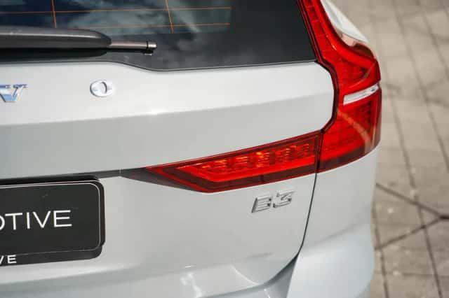 Volvo V60 (2023) thumbnail 9
