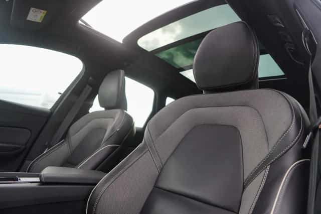 Volvo XC60 (2021) thumbnail 17