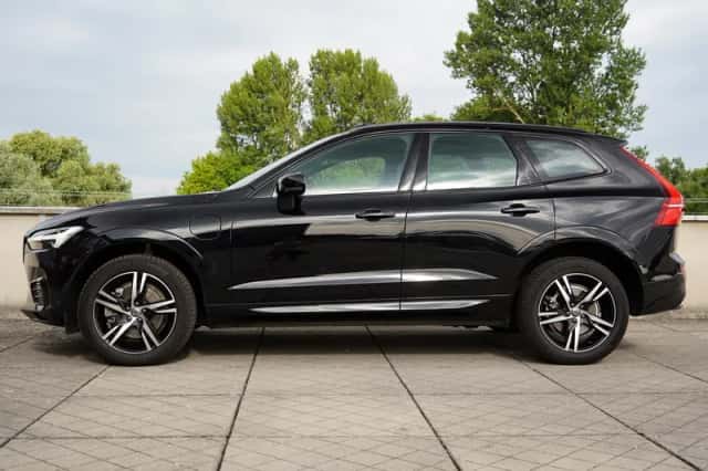 Volvo XC60 (2021) thumbnail 3