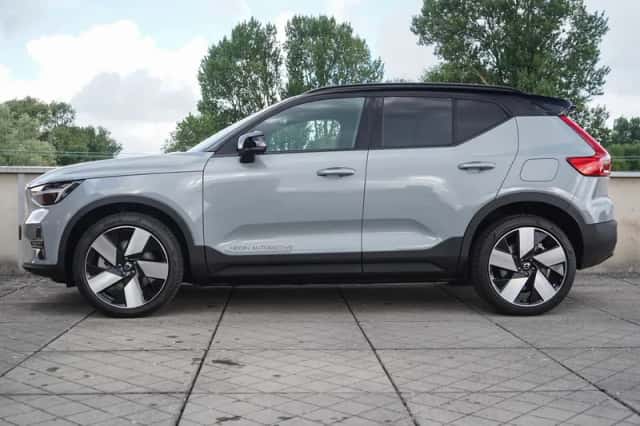 Volvo EX40 (2026) thumbnail 3