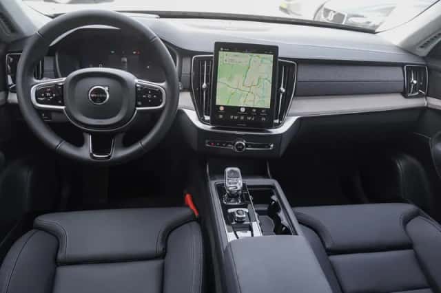 Volvo XC90 (2026) thumbnail 3