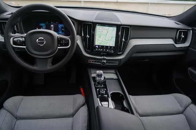 Volvo XC60 (2024) thumbnail 13