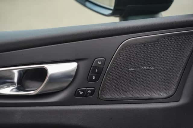 Volvo XC60 (2024) thumbnail 15