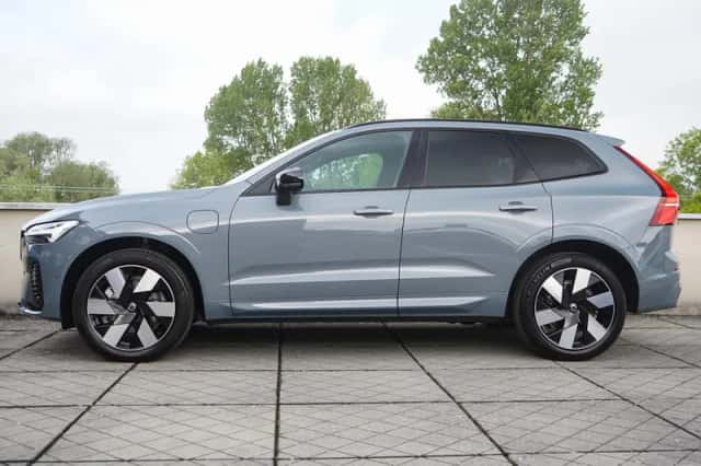 Volvo XC60 (2024) thumbnail 3