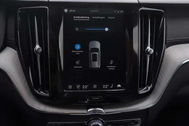 Volvo XC60 (2024) thumbnail 22