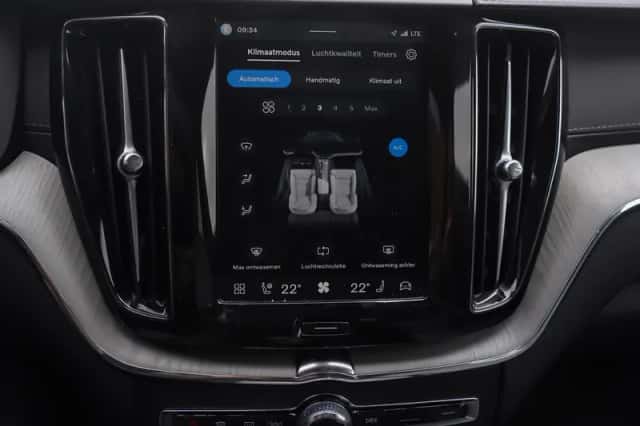 Volvo XC60 (2024) thumbnail 23