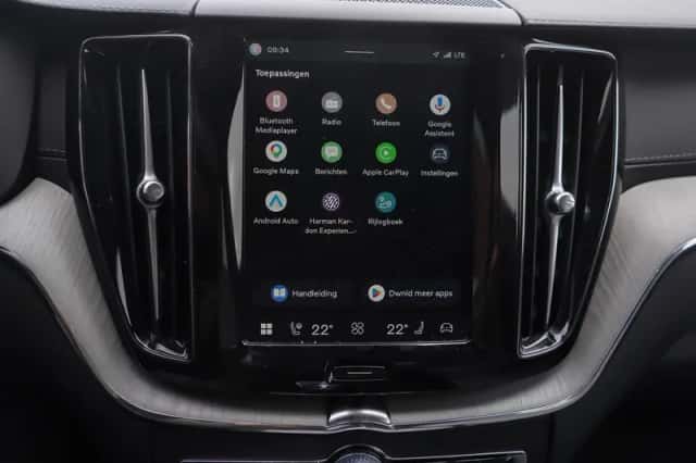 Volvo XC60 (2024) thumbnail 24