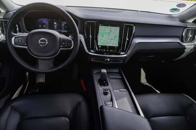 Volvo V60 (2024) thumbnail 12