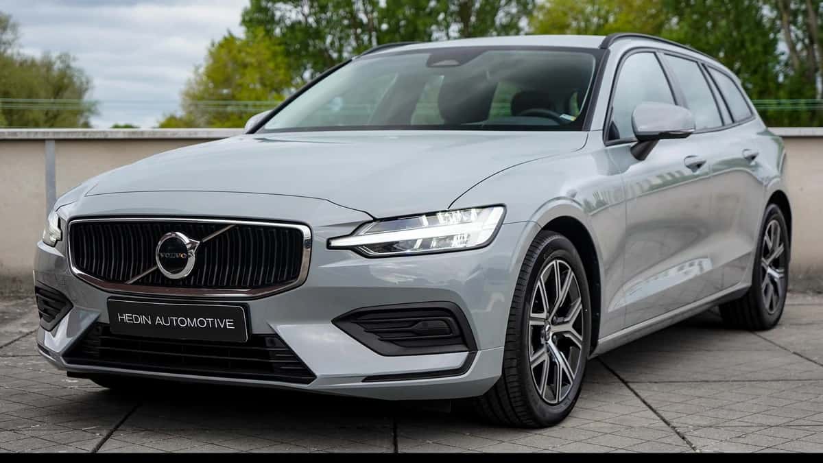 Volvo V60 (2023) — foto 1