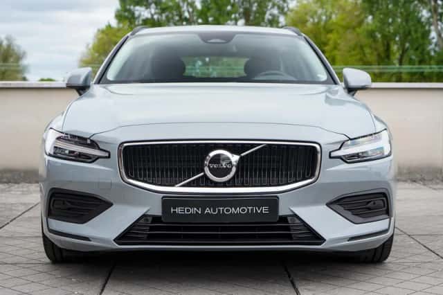 Volvo V60 (2023) thumbnail 2
