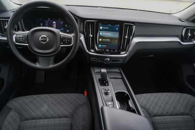 Volvo V60 (2023) thumbnail 12