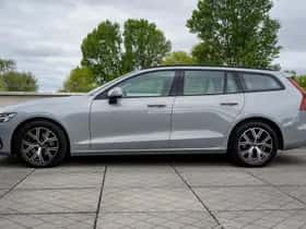 Volvo V60 (2023) thumbnail 3