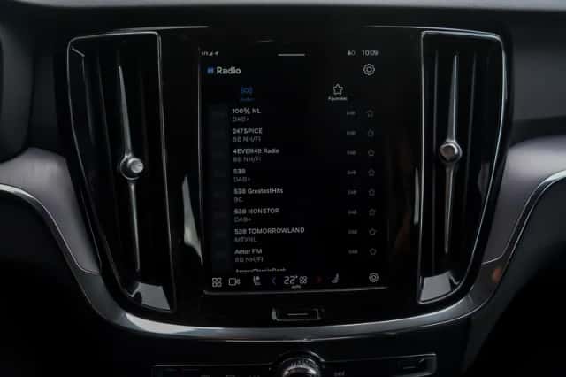 Volvo V60 (2023) thumbnail 21