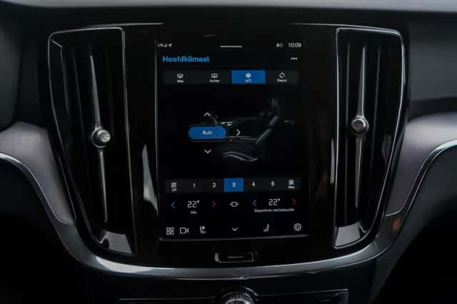 Volvo V60 (2023) thumbnail 22