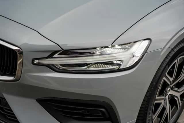 Volvo V60 (2023) thumbnail 4