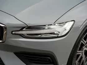 Volvo V60 (2023) thumbnail 4