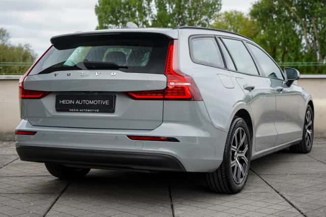 Volvo V60 (2023) thumbnail 6