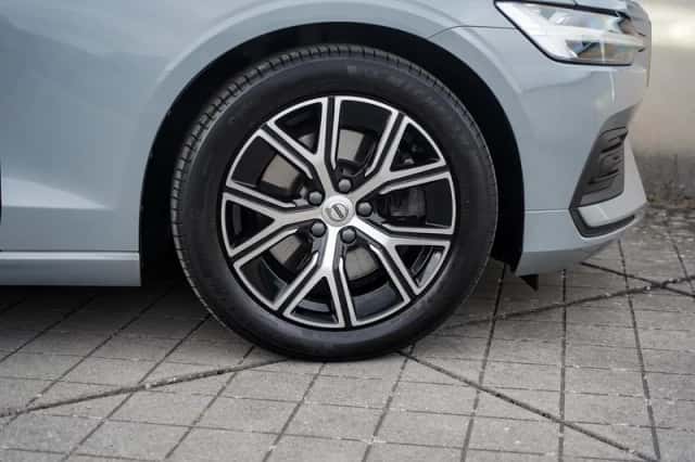Volvo V60 (2023) thumbnail 7