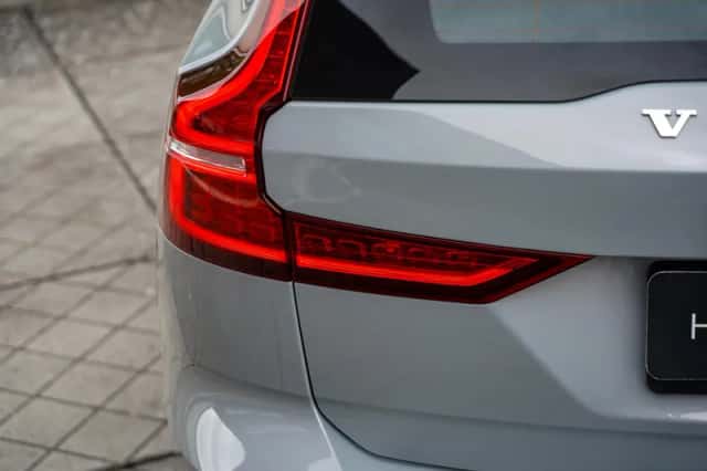 Volvo V60 (2023) thumbnail 8