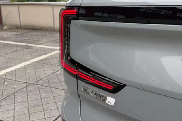 Volvo EX90 (2026) thumbnail 5