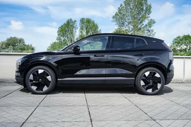 Volvo EX30 (2024) thumbnail 7