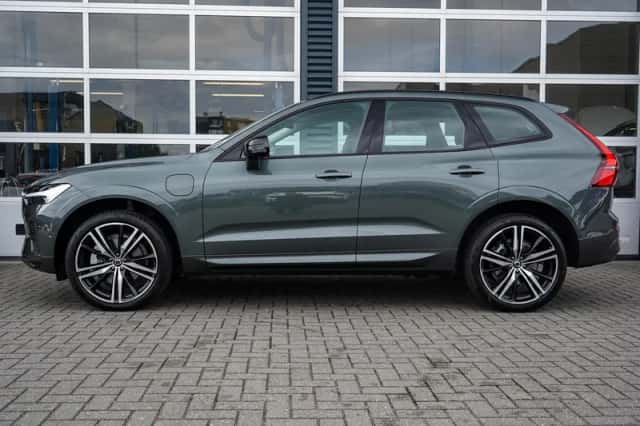 Volvo XC60 (2025) thumbnail 3