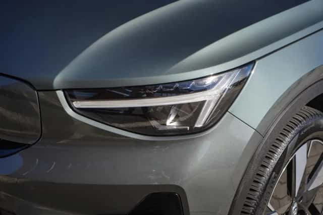Volvo EX40 (2025) thumbnail 4