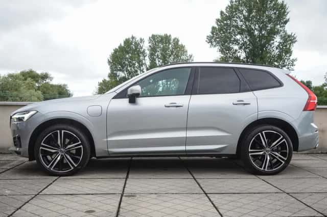 Volvo XC60 (2018) thumbnail 3