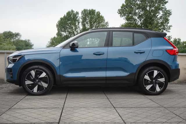 Volvo EX40 (2025) thumbnail 3