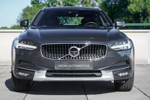 Volvo V90 (2018) thumbnail 2