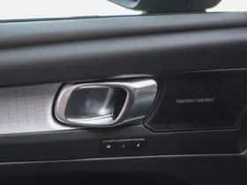 Volvo XC40 (2022) thumbnail 15