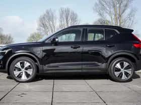 Volvo XC40 (2022) thumbnail 3