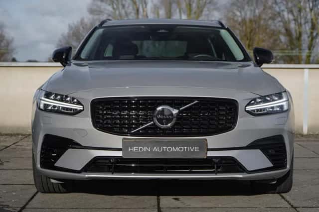 Volvo V90 (2025) thumbnail 2