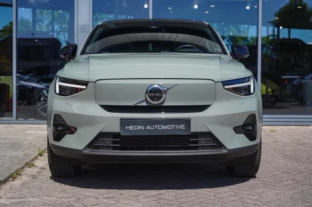 Volvo C40 (2025) thumbnail 2