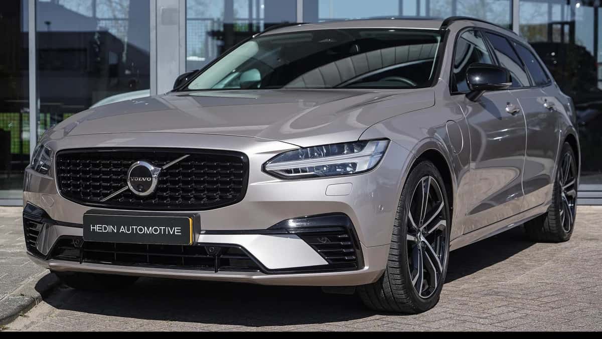 Volvo V90 (2025) — foto 1